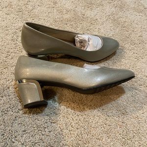 Brand new pumps. Never worn